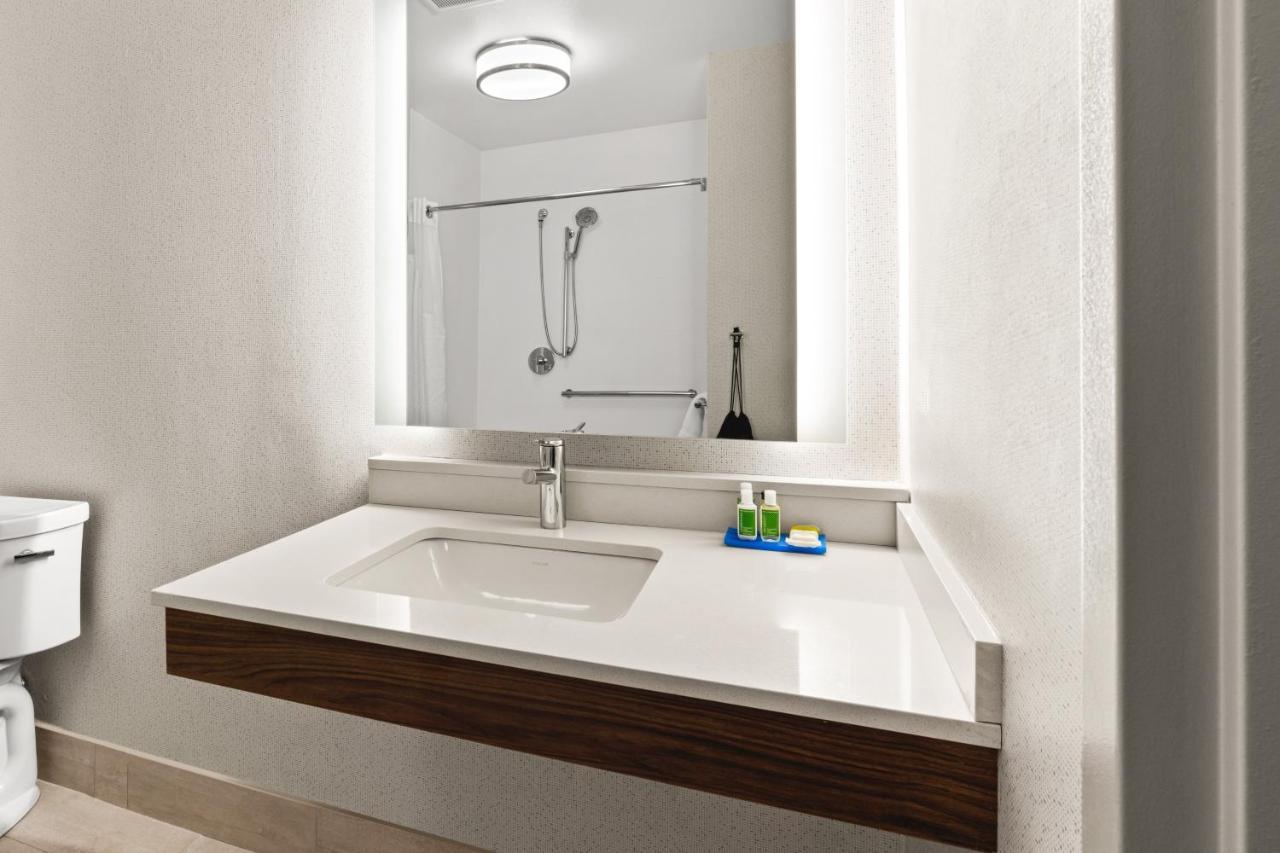 Holiday Inn Express & Suites - Suisun City By Ihg Экстерьер фото