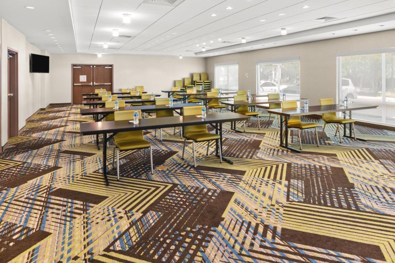 Holiday Inn Express & Suites - Suisun City By Ihg Экстерьер фото