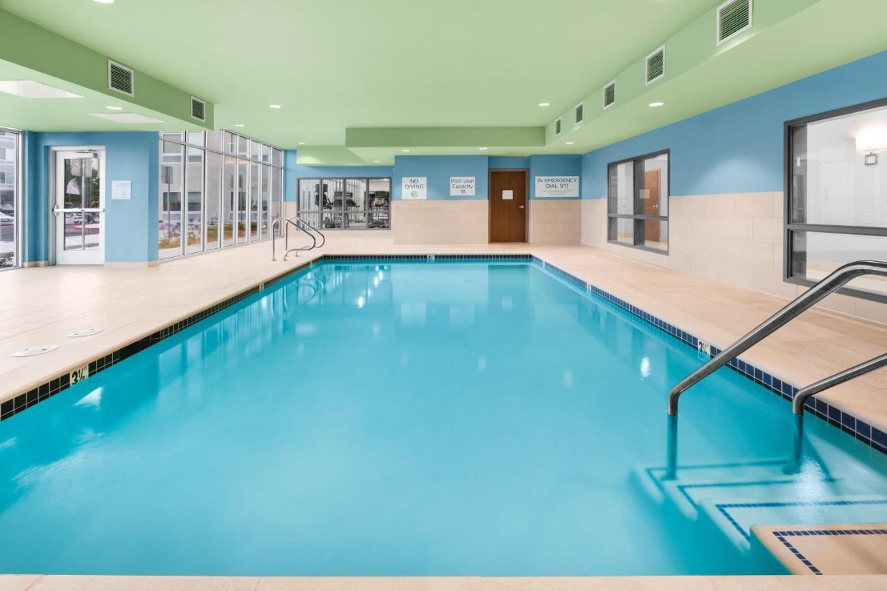 Holiday Inn Express & Suites - Suisun City By Ihg Экстерьер фото