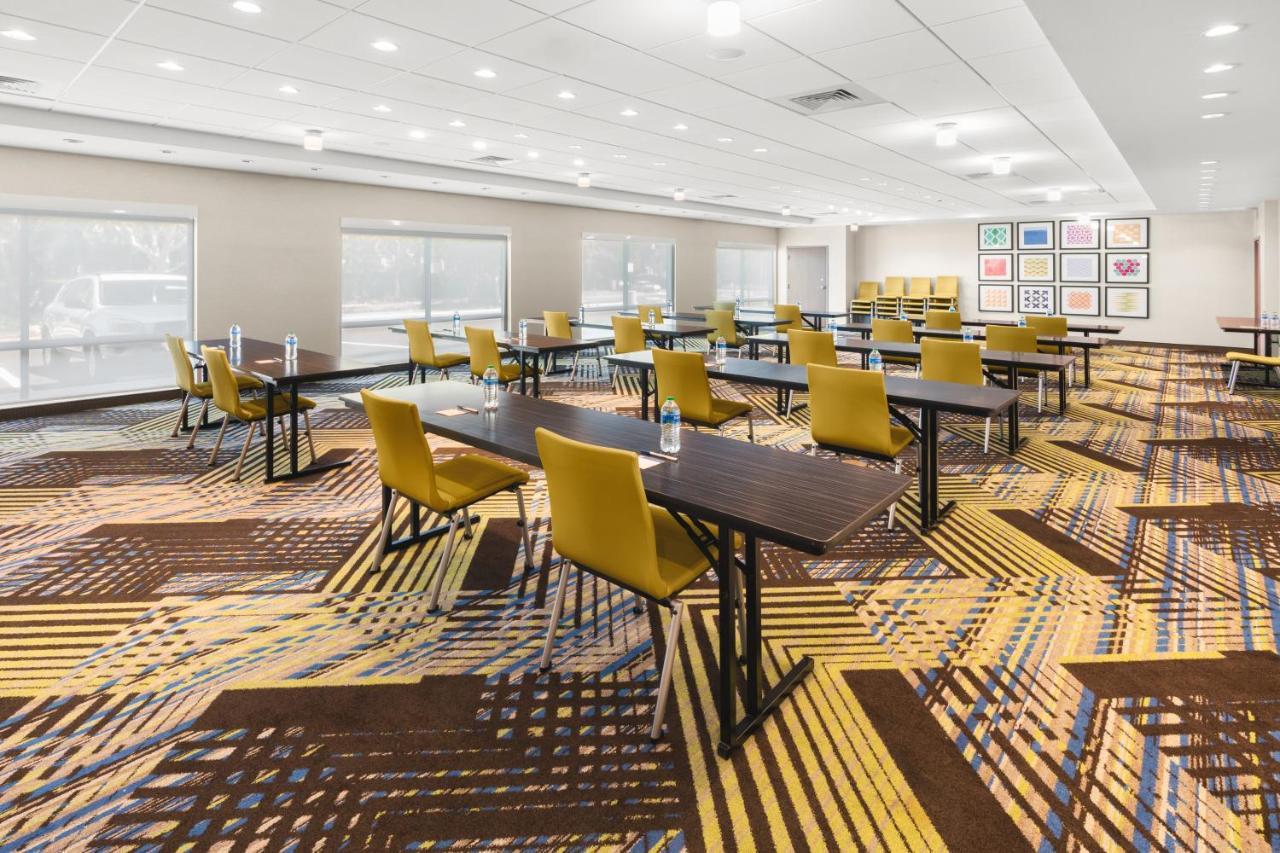 Holiday Inn Express & Suites - Suisun City By Ihg Экстерьер фото