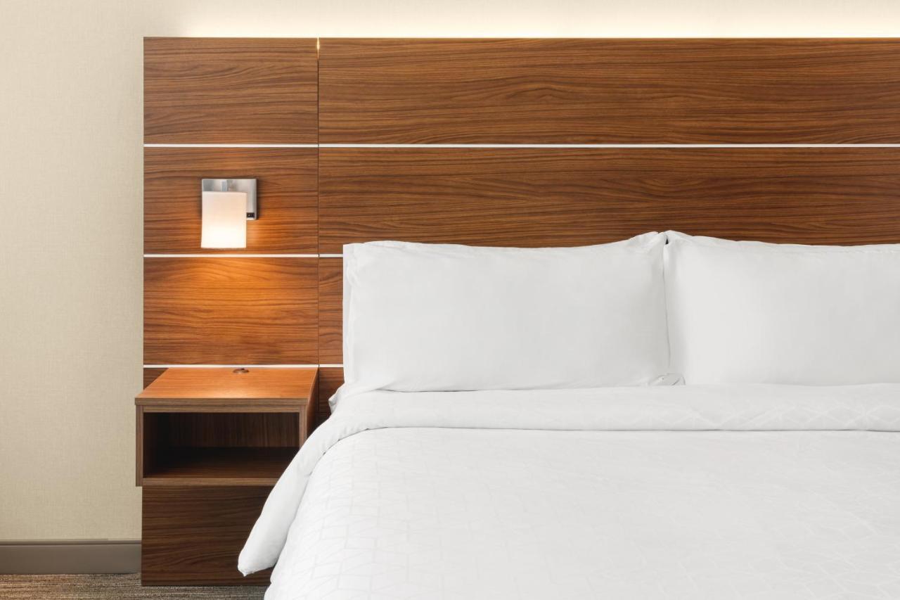 Holiday Inn Express & Suites - Suisun City By Ihg Экстерьер фото